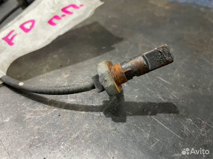 Датчик ABS передний правый Honda Civic 8 4D FD