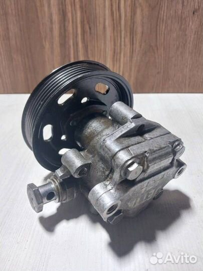 Насос гур Volkswagen Jetta AVH 2003
