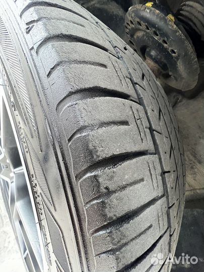 Dunlop SP Sport 7000 335/45 R18 96Y