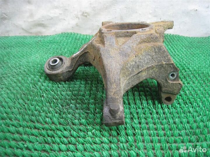 Кулак задний правый Subaru Legacy/ Outback BM/B14