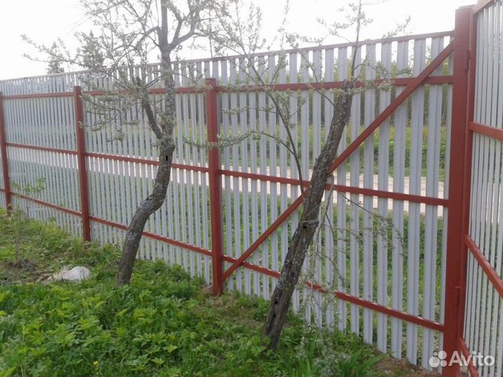 Евроштакетник для забора новый с зазором