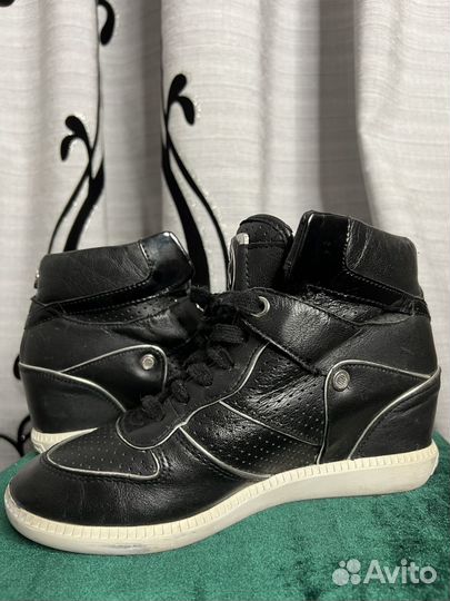 Кроссовки сникерсы 36