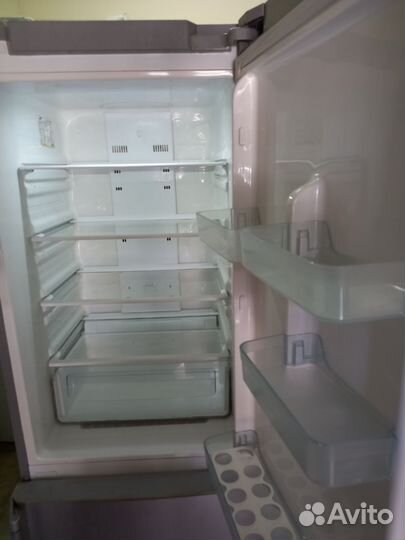 Холодильник samsung NO frost