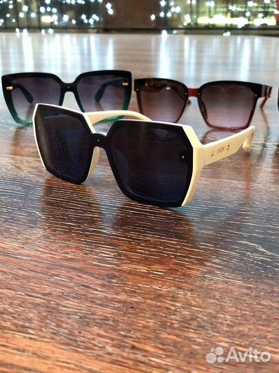 Солнцезащитные очки