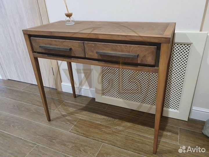 Консоль, туалетный столик