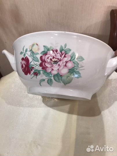 Фарфоровая супница Дулево