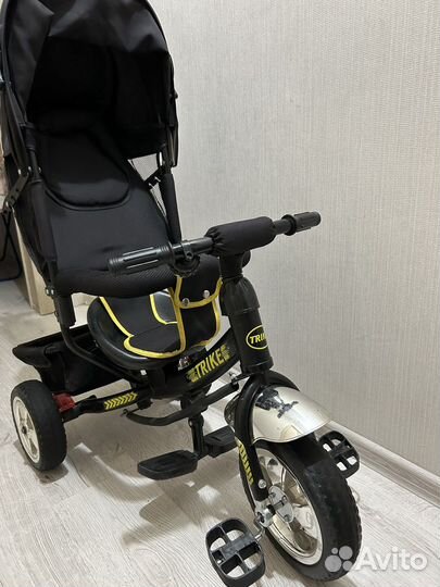 Детский велосипед с ручкой