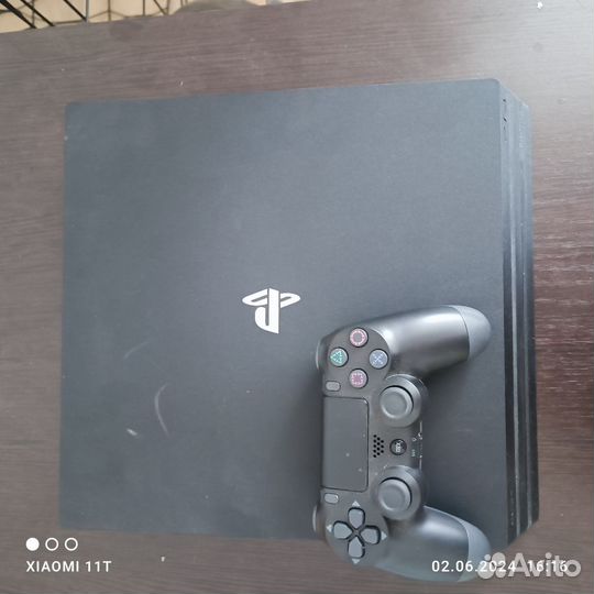 Игровая приставка ps4 pro 1tb