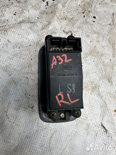 Кнопка стеклоподъемника Nissan Maxima (A32) IV (19