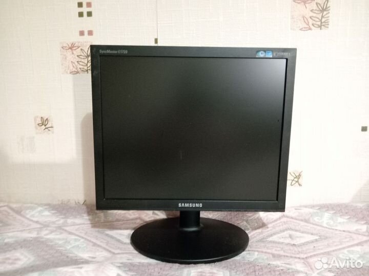 Монитор Samsung