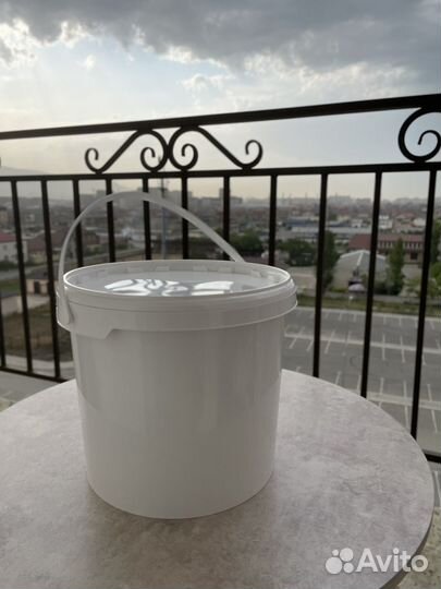 Шоколад киндер в ведрах