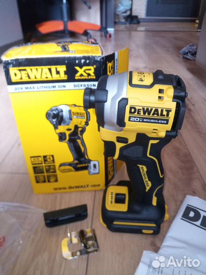 Импульсный винтоверт DeWalt dcf850n