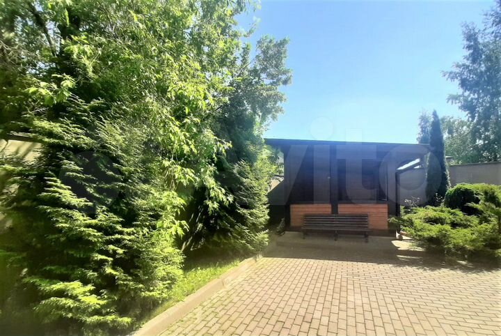 Здание, отель 1000 м²