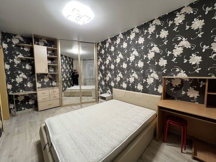 2-к. квартира, 65 м², 6/9 эт.