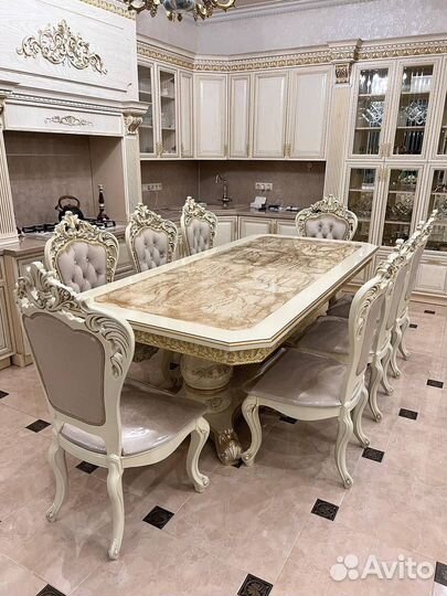 Кухонный стол