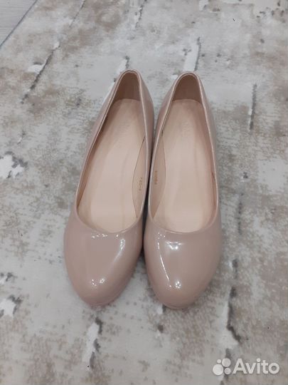 Туфли женские на танкетке