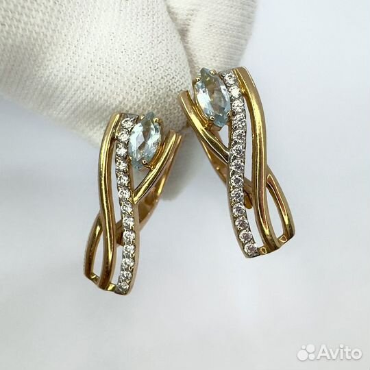 Золотые серьги с камнем