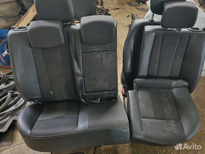 Сиденья комплект Renault Fluence седан M4R 2011