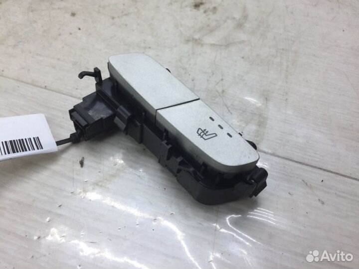 Кнопка обогрева сидений Mercedes C-Class W205 2014