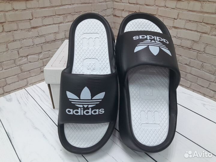 Шлепанцы Adidas женские