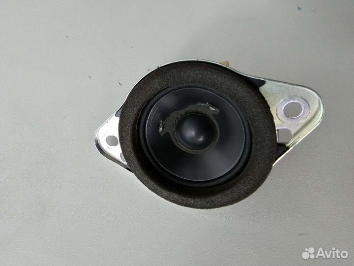 Lexus GS300 динамик в торпеду центральный
