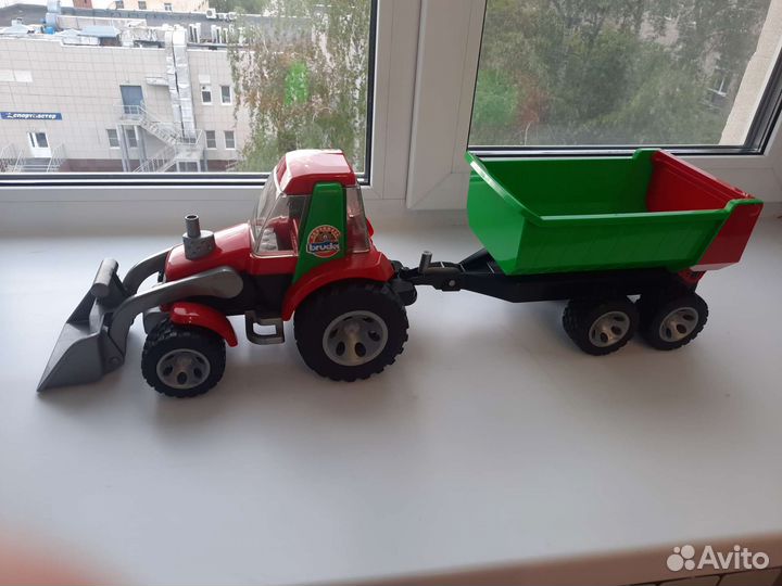 Bruder трактор с прицепом