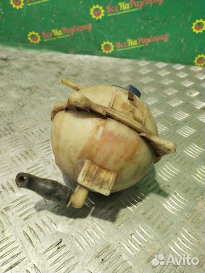 Бачок расширительный Volkswagen Golf 3