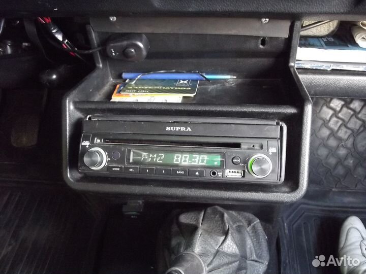 Автомагнитола DVD с выдвижным экраном 