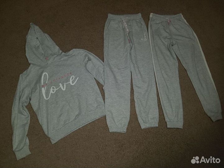 Одежда для девочки 146см