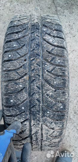 Bridgestone Ice Cruiser 7000 185/60 R15 84T