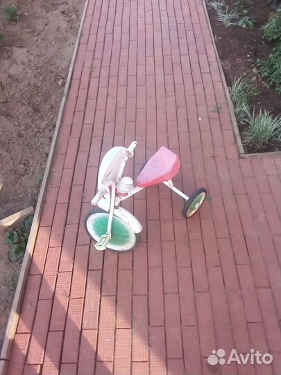 Детский трехколесный велосипед