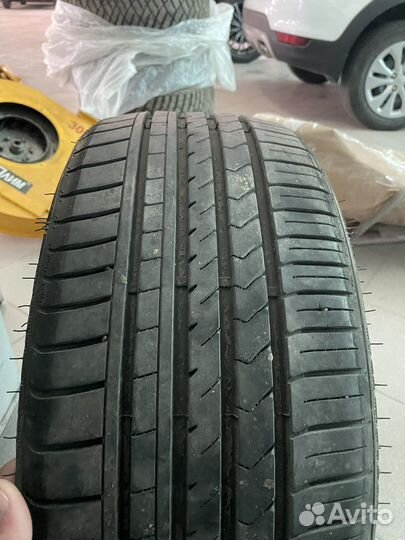 Winrun R330 215/35 R19