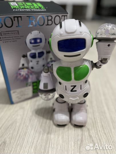 Игрушка робот