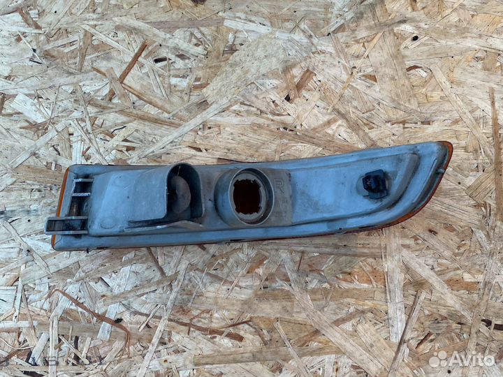 Повторитель поворота правый Toyota Corona ST190