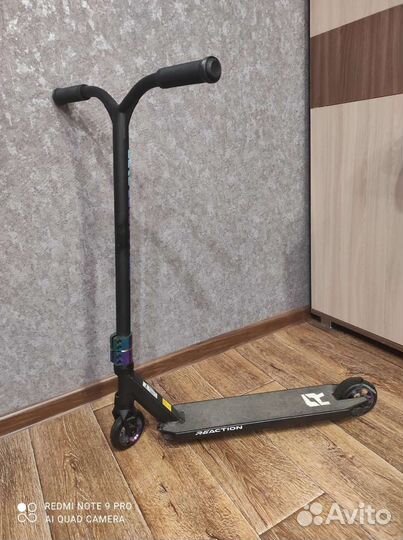 Трюковой самокат Reaction