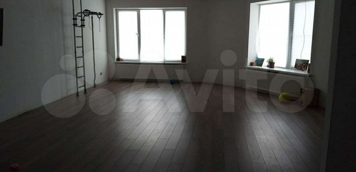 Дом 307 м² на участке 5 сот.