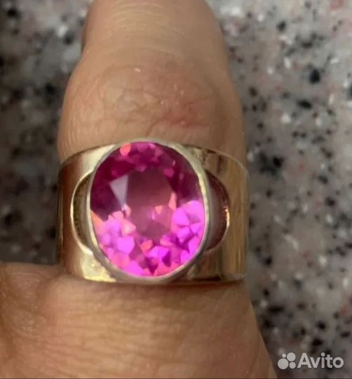 Серебряное кольцо с гранатом