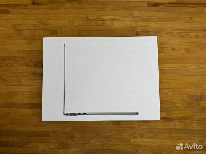 MacBook Air 13 M3 16GB/512SSD 2024