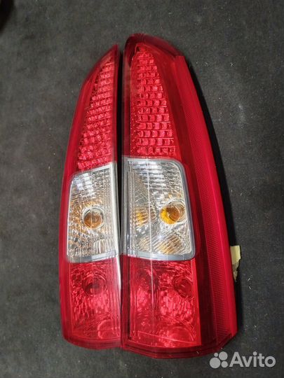 Фонарь задний верхний Volvo V70/XC70 2004-06