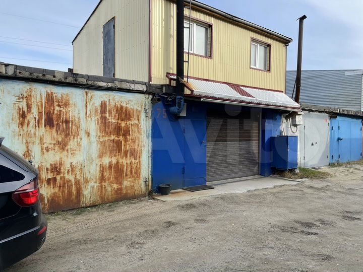 Гараж, > 30 м²