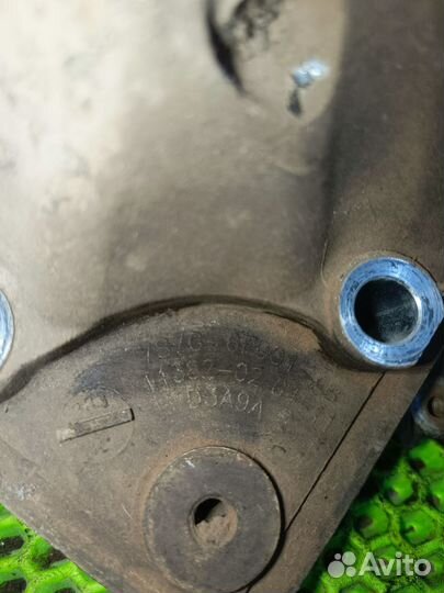 Кронштейн подушки двигателя правый Ford focus 3