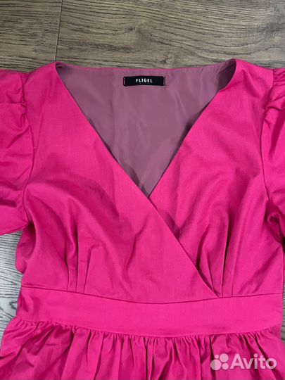 Розовое платье