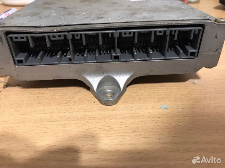 Блок управления двс Nissan Accord