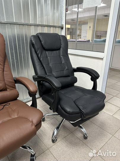 Офисное кресло