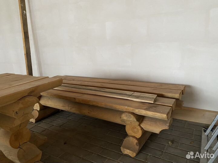 Стол из массива и две скамьи для дачи