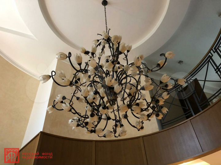 Коттедж 385 м² на участке 15 сот.