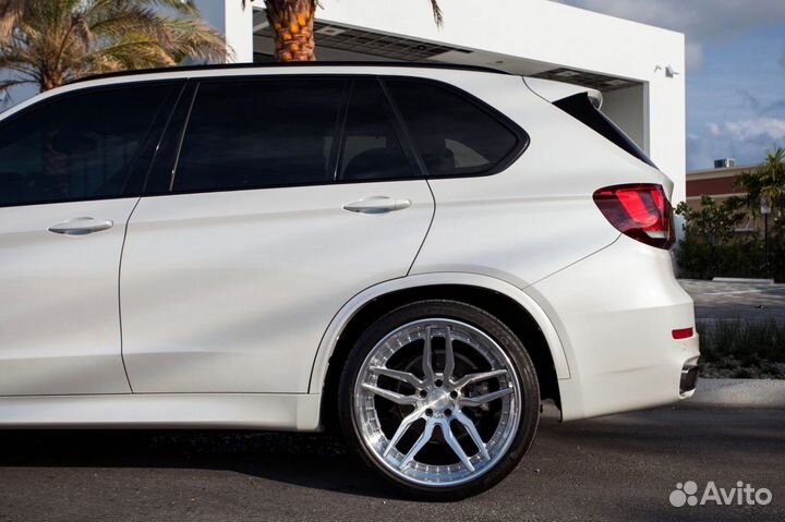 Кованые диски R22 GT Performance на BMW X5 M