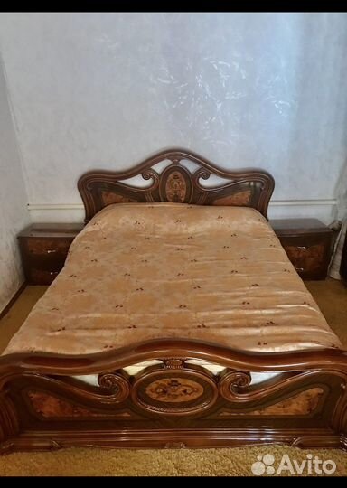 Спальный гарнитур