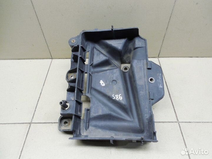 Крепление акб (корпус/подставка) Fabia 2007-2015