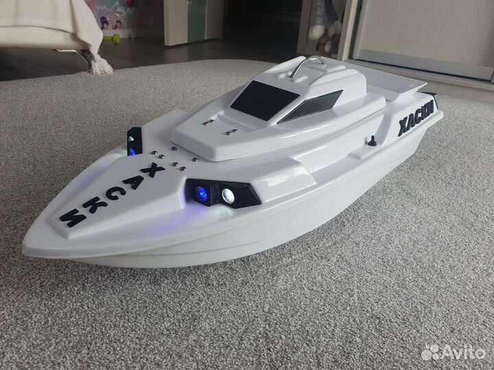 Пикормочный кораблик